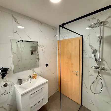 Appartement Kodra *